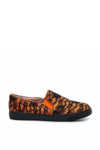 TRAMPKI LACE SLIP ON