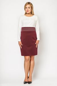 Sukienka Model Gabi Knittwear Bordo/Ecru