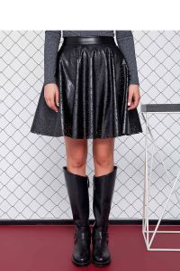 Rozkloszowana spódnica z perforowanej eko-skóry GR1104 Black