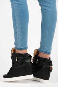 WIĄZANE BUTY NA KOTURNIE Czarny