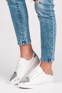 TENIS?WKI Z B?YSZCZ?CYM NOSKIEM Biały