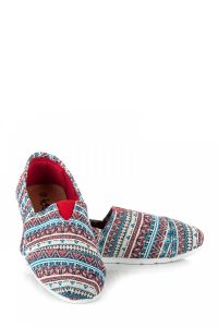 ESPADRYLE Z ETNICZNYM WZOREM